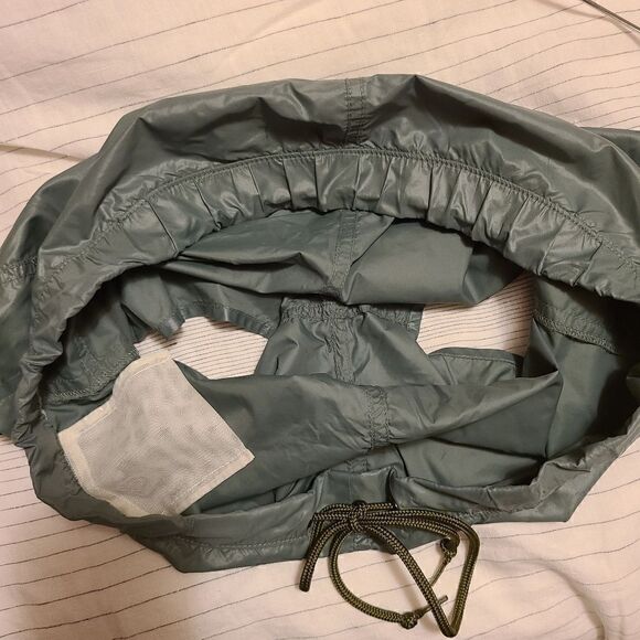 Marc Jacobs Nylon Shorts Army Green Size Small - Picture 4 of 6